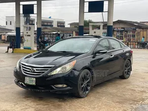 Hyundai Sonata GLS Sedan FWD (2.4L 4cyl 6A) 2012 Blue