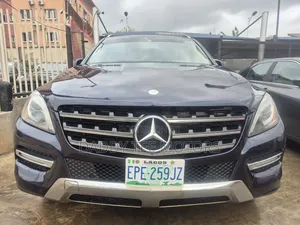 Mercedes-Benz M Class ML350 4MATIC 4dr SUV AWD (3.5L 6cyl 7A) 2015 Blue