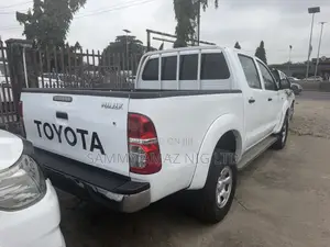 Toyota Hilux 2015 White