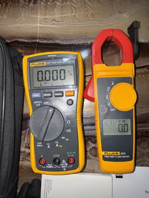 Fluke 117 True RMS Multimeter + Fluke 323 Clamp Meter