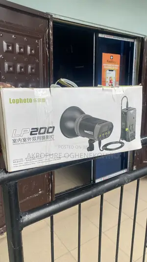 Lophoto LP200 200W Professional Indoor Outdoor Photography Light