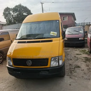 Volkswagen LT 2000 Yellow