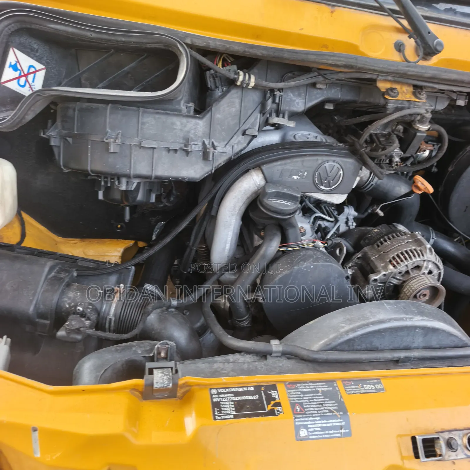 Volkswagen LT 2000 Yellow