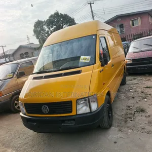 Volkswagen LT 2000 Yellow