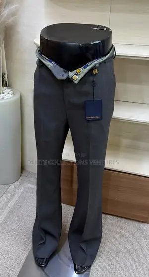 Original Louis Vuitton Pant Boot Cut Pant Available in 30 —— 37