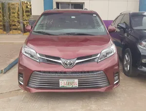 Toyota Sienna 2020 Red