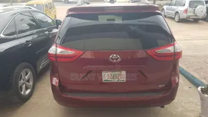 Toyota Sienna 2020 Red