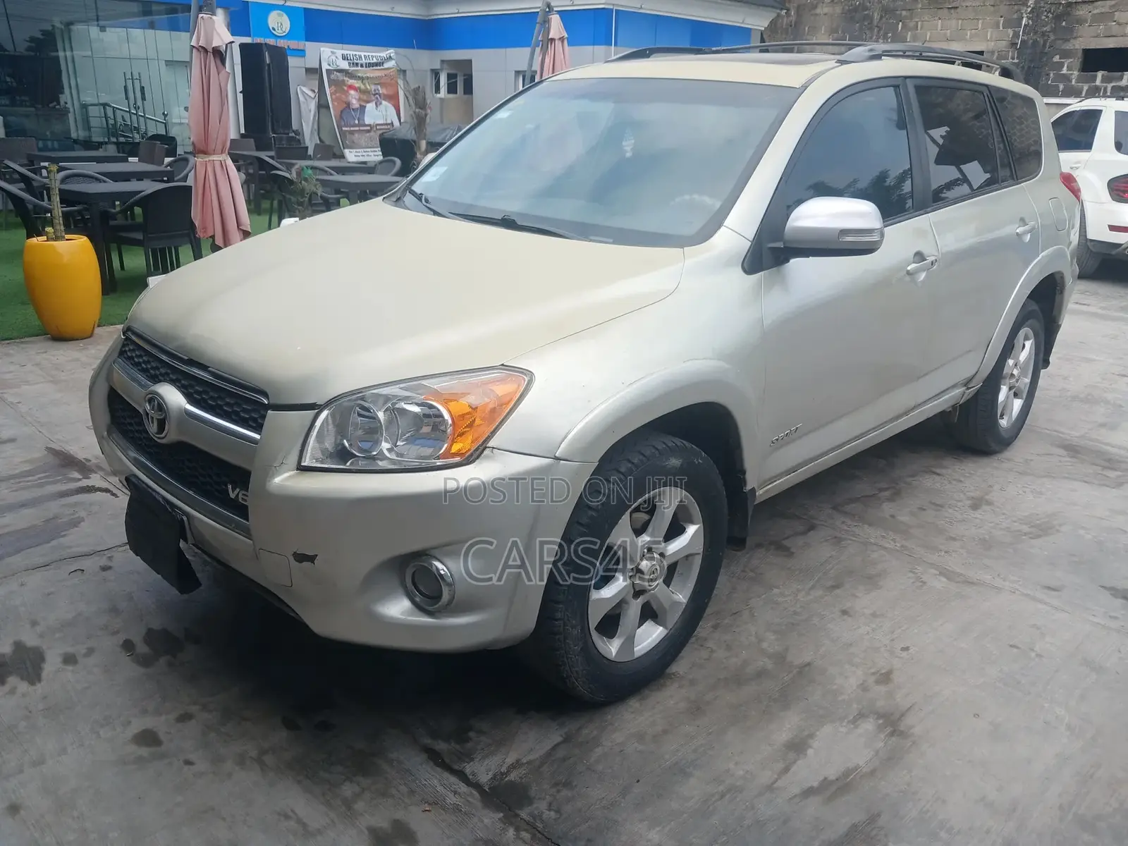 Toyota RAV4 2010 Silver