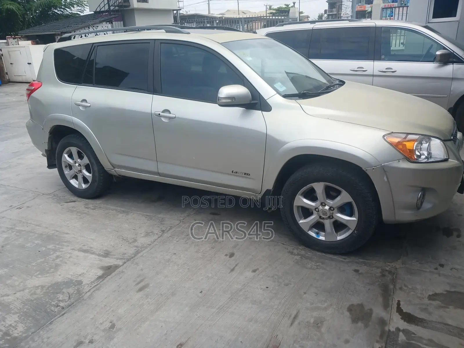 Toyota RAV4 2010 Silver
