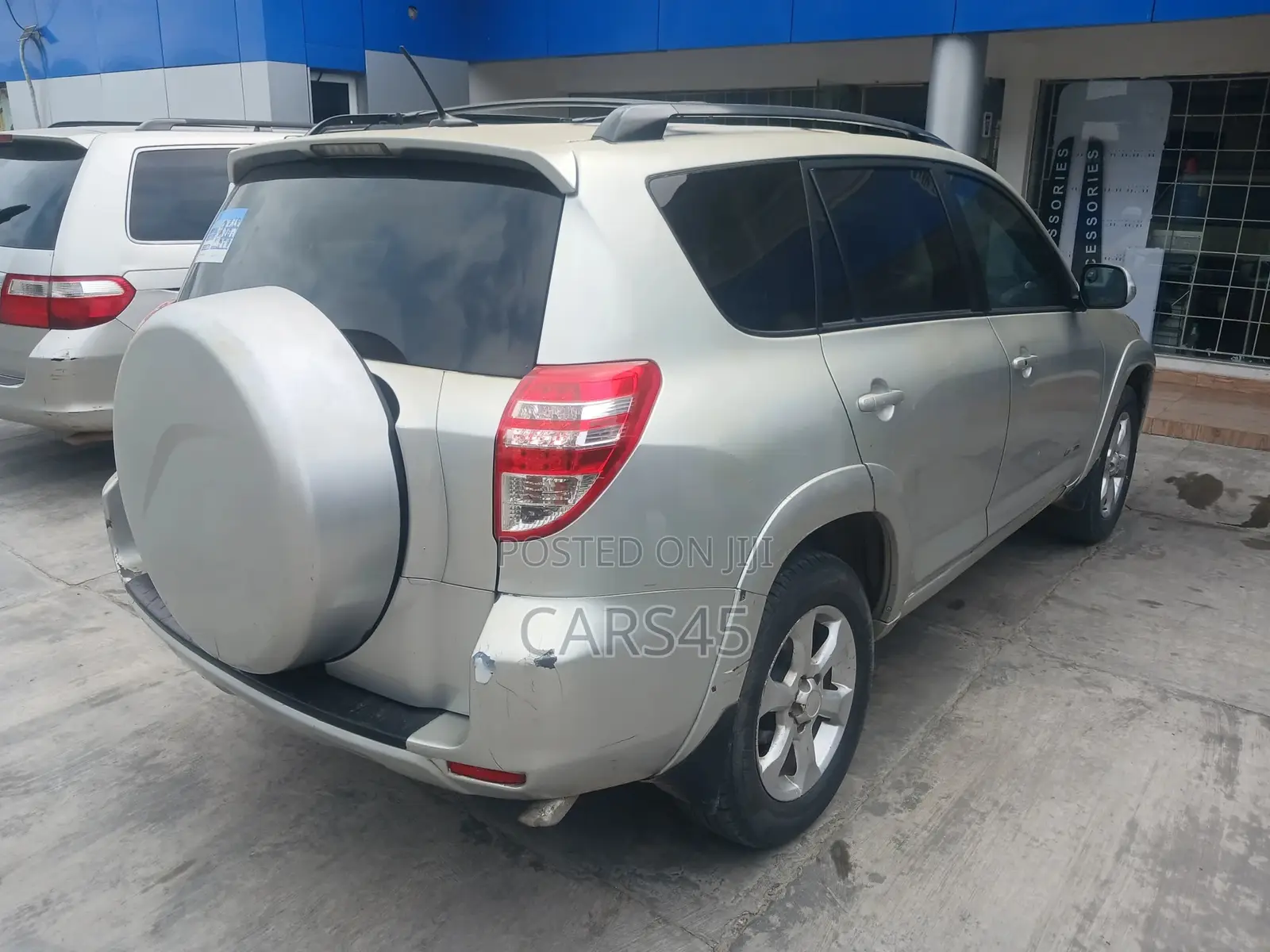 Toyota RAV4 2010 Silver