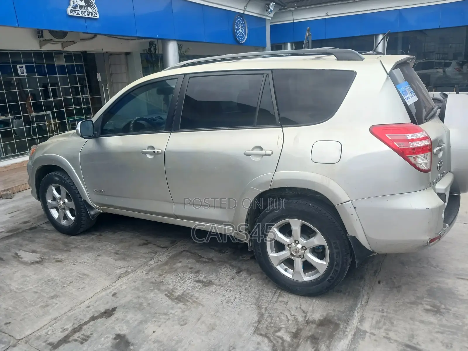 Toyota RAV4 2010 Silver