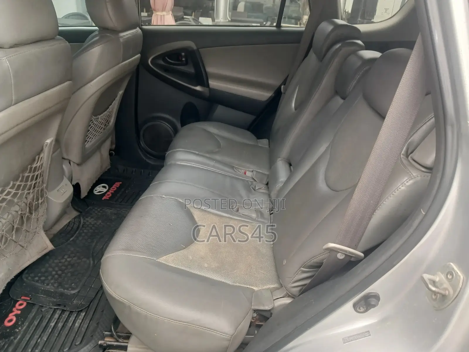 Toyota RAV4 2010 Silver