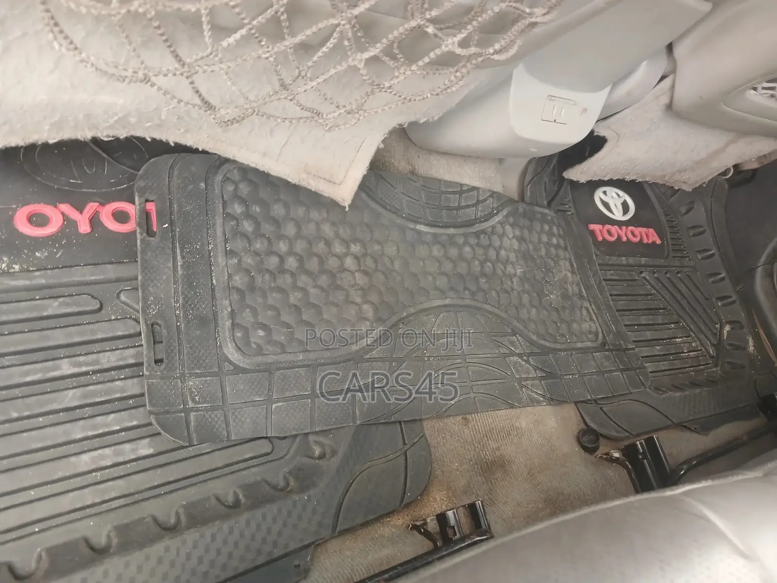 Toyota RAV4 2010 Silver