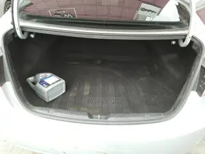 Hyundai Elantra 2013 Silver