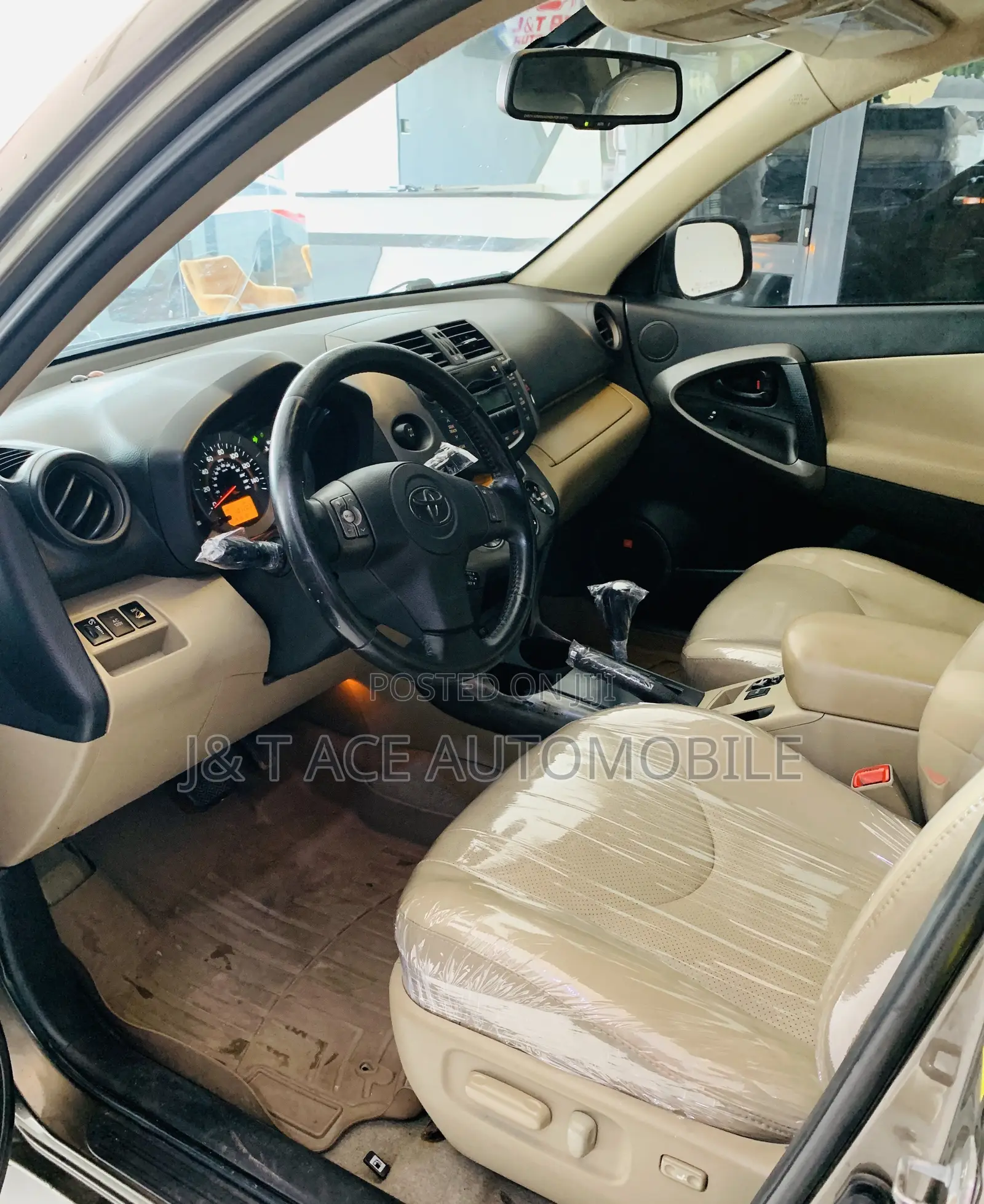 Toyota RAV4 2010 Beige