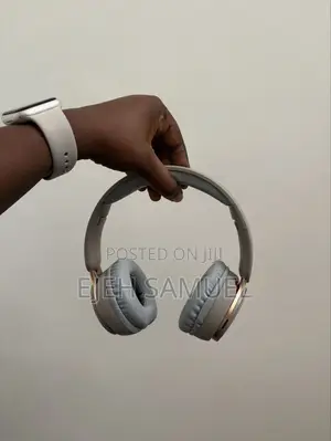 Beats Solo Pro Headphones