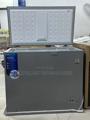 250 Litres Midea Chest Freezer