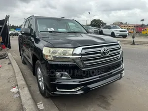 Toyota Land Cruiser 5.7 V8 2012 Black