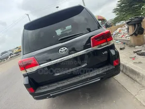 Toyota Land Cruiser 5.7 V8 2012 Black