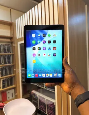 Apple iPad 10.2 (2021) 64 GB Black