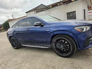 Mercedes-Benz GLE-Class 2022 Blue