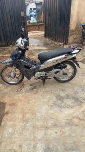 Honda 2025 Silver