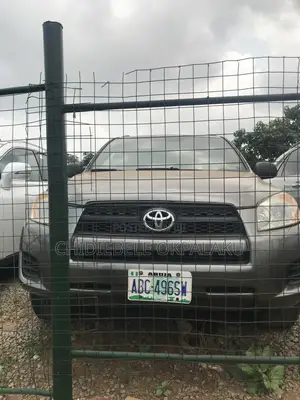 Toyota RAV4 2010