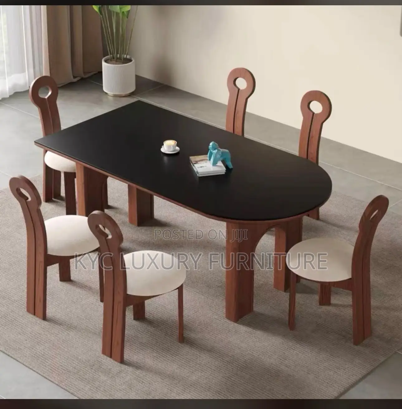 Elegant 6 Seaters Dining Table