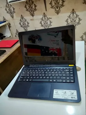 Laptop Dell Latitude 7400 4GB Intel Core i3 SSD 72GB