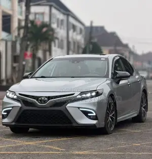 Toyota Camry 2020 Silver