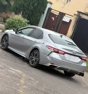 Toyota Camry 2020 Silver