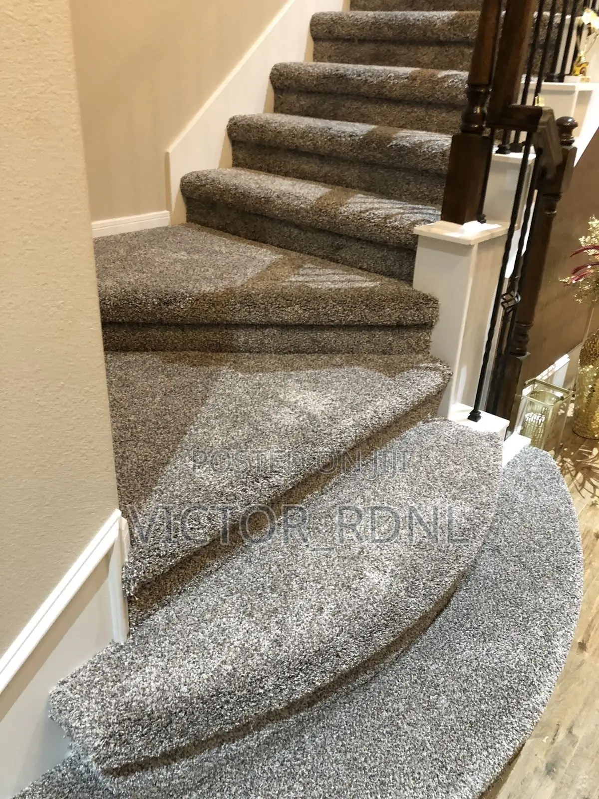 High Fluffy Wall to Wall Rug