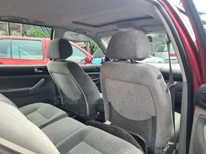 Volkswagen Golf 2002 Red