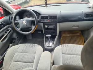 Volkswagen Golf 2002 Red