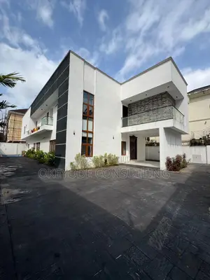 6bdrm House in Adeyemo Alakija, Ikeja GRA for sale