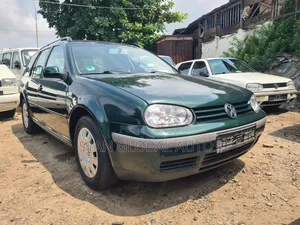 Volkswagen Golf 2002 Green