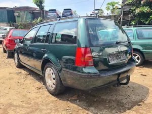 Volkswagen Golf 2002 Green