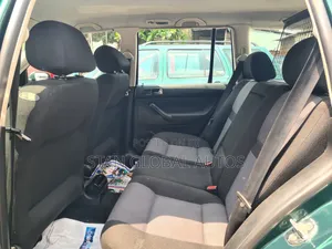 Volkswagen Golf 2002 Green