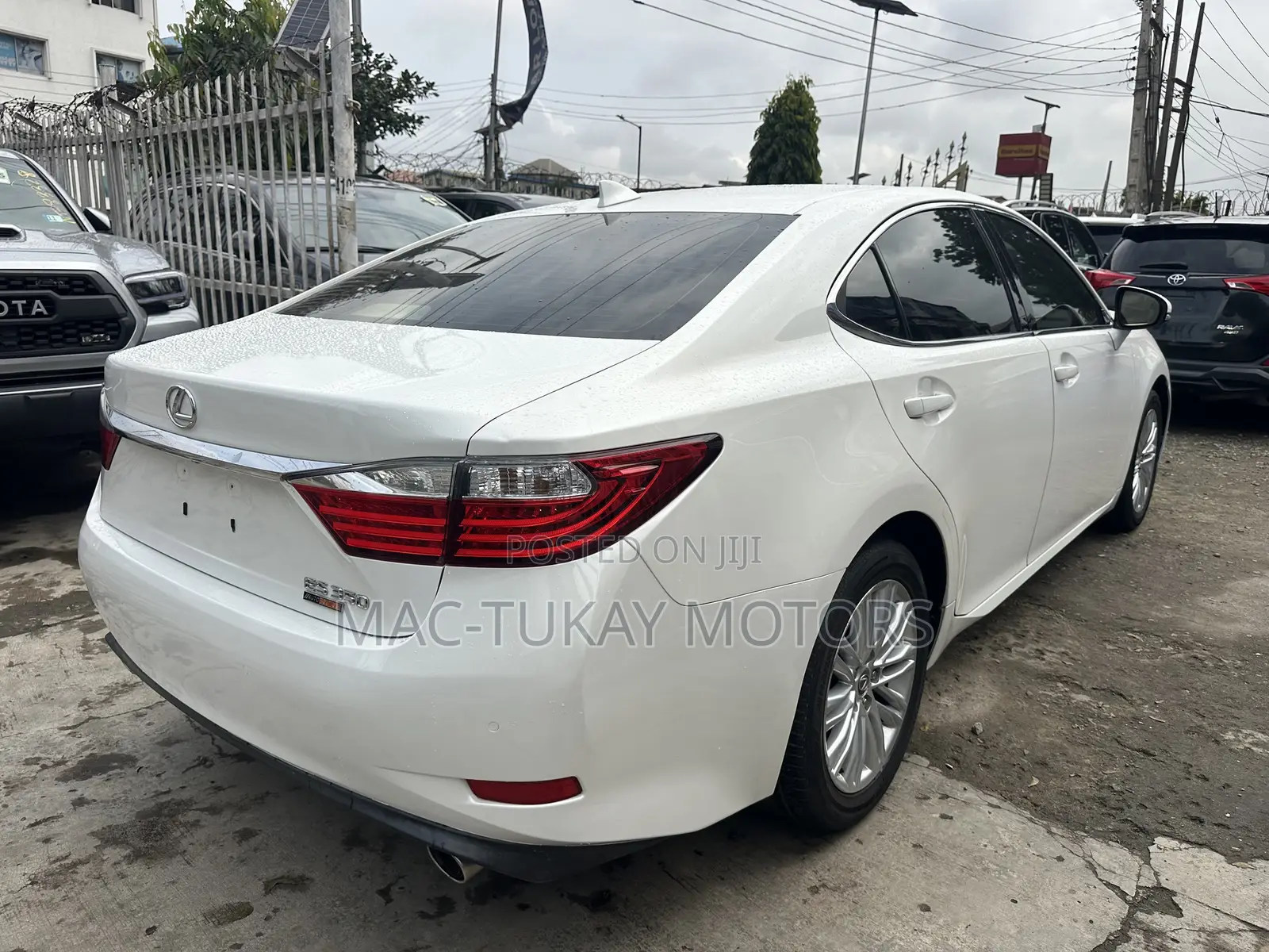 Lexus ES 2015 White