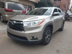 Toyota Highlander 2016 Gold