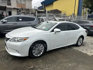 Lexus ES 2015 White