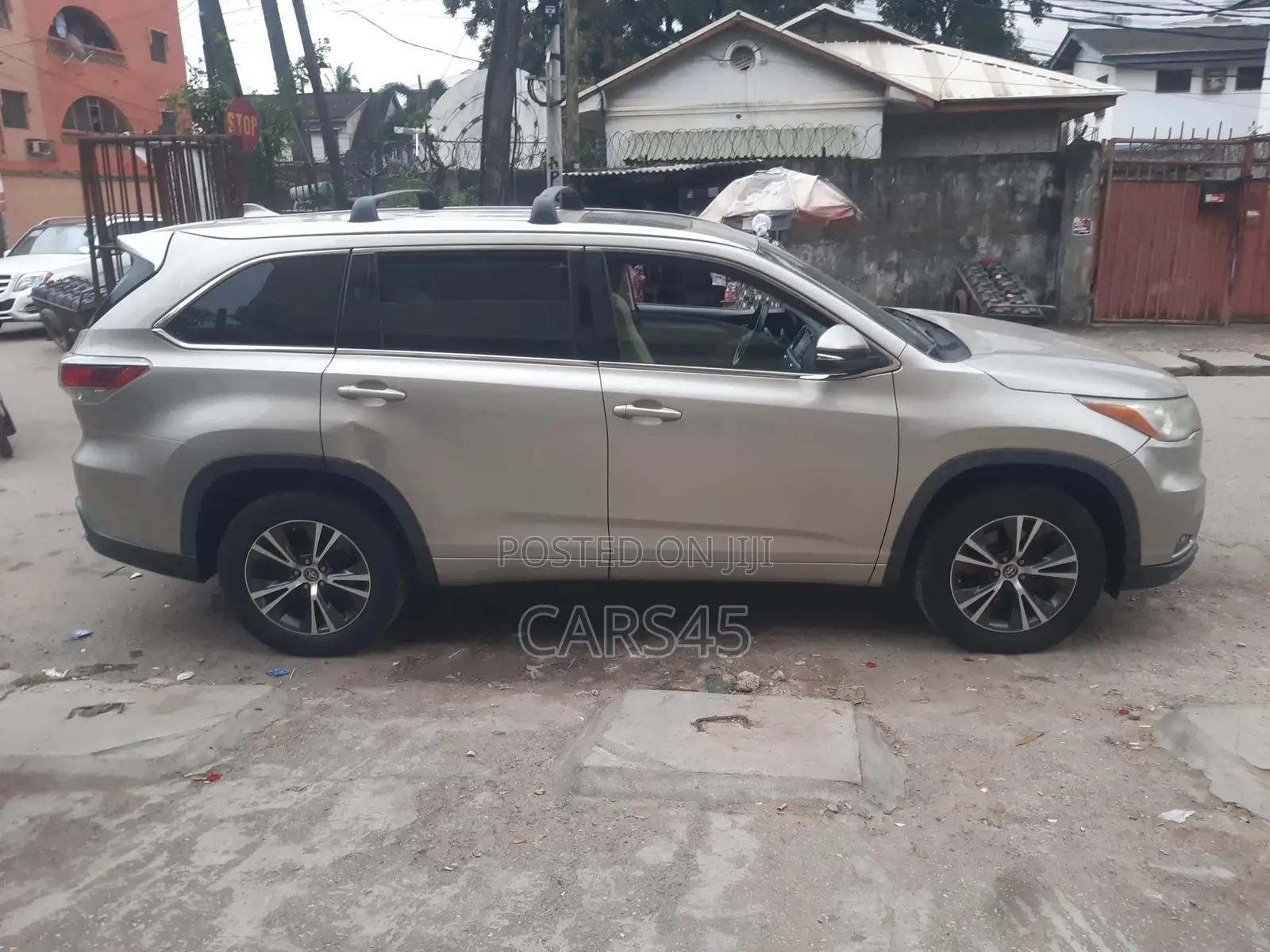 Toyota Highlander 2016 Gold