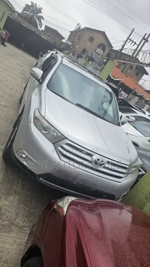 Toyota Highlander 2012 Silver