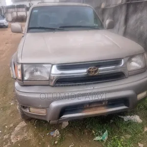 Toyota 4-Runner 2002 Gold