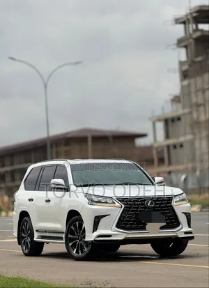 Lexus LX 570 AWD 2021 White