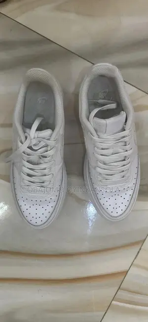 Nike Sneaker