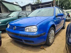 Volkswagen Golf 2002 Blue