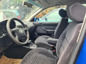 Volkswagen Golf 2002 Blue