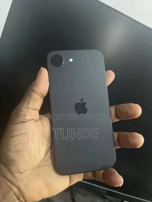 Apple iPhone 16e 128 GB Black