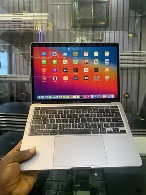 Laptop Apple MacBook Pro 2020 32GB Intel Core i7 SSD 512GB